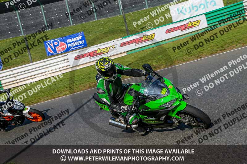 PJM Wedding Photography;enduro digital images;event digital images;eventdigitalimages;mallory park;mallory park photographs;mallory park trackday;mallory park trackday photographs;no limits trackdays;peter wileman photography;racing digital images;trackday digital images;trackday photos